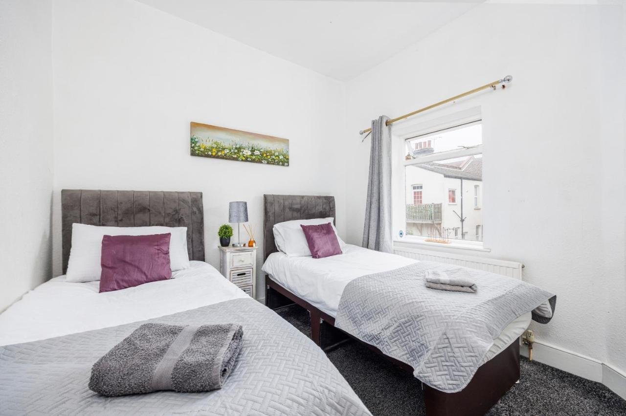 Charming & Sunny 2Br - City Centre Nr The Beach & High St By Everhome Ltd Сътън он Сий Екстериор снимка