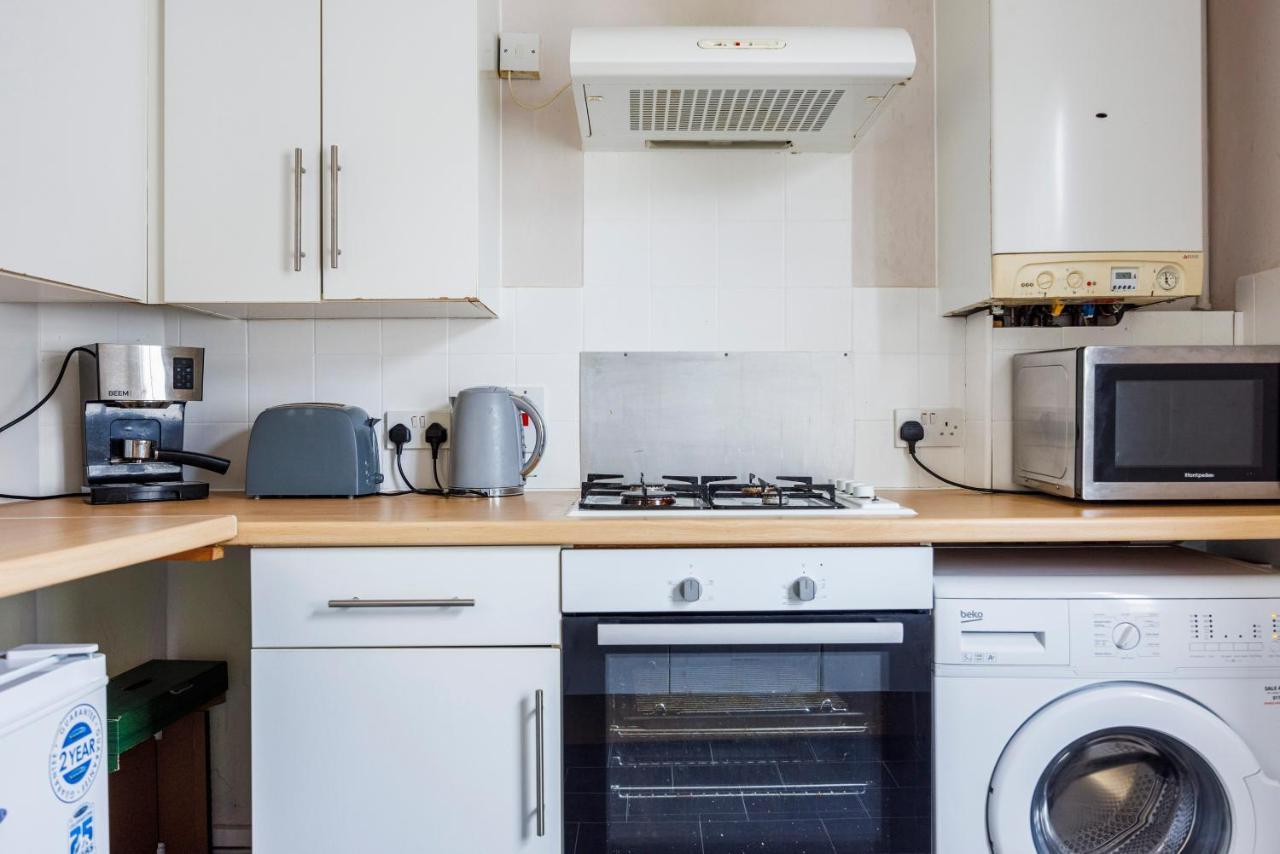 Charming & Sunny 2Br - City Centre Nr The Beach & High St By Everhome Ltd Сътън он Сий Екстериор снимка