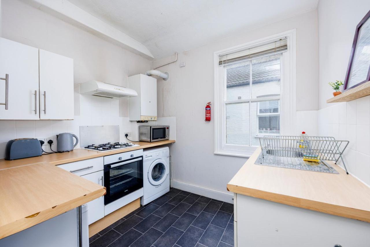 Charming & Sunny 2Br - City Centre Nr The Beach & High St By Everhome Ltd Сътън он Сий Екстериор снимка