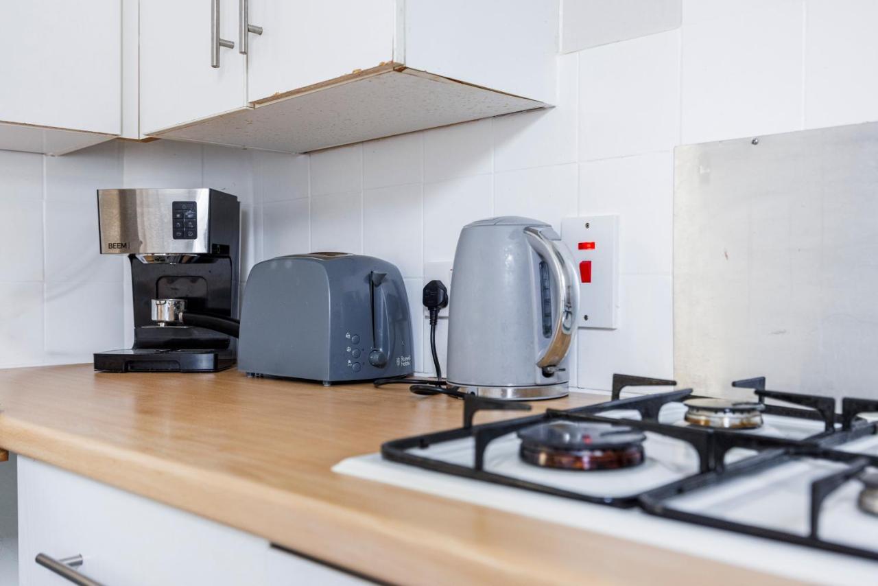 Charming & Sunny 2Br - City Centre Nr The Beach & High St By Everhome Ltd Сътън он Сий Екстериор снимка