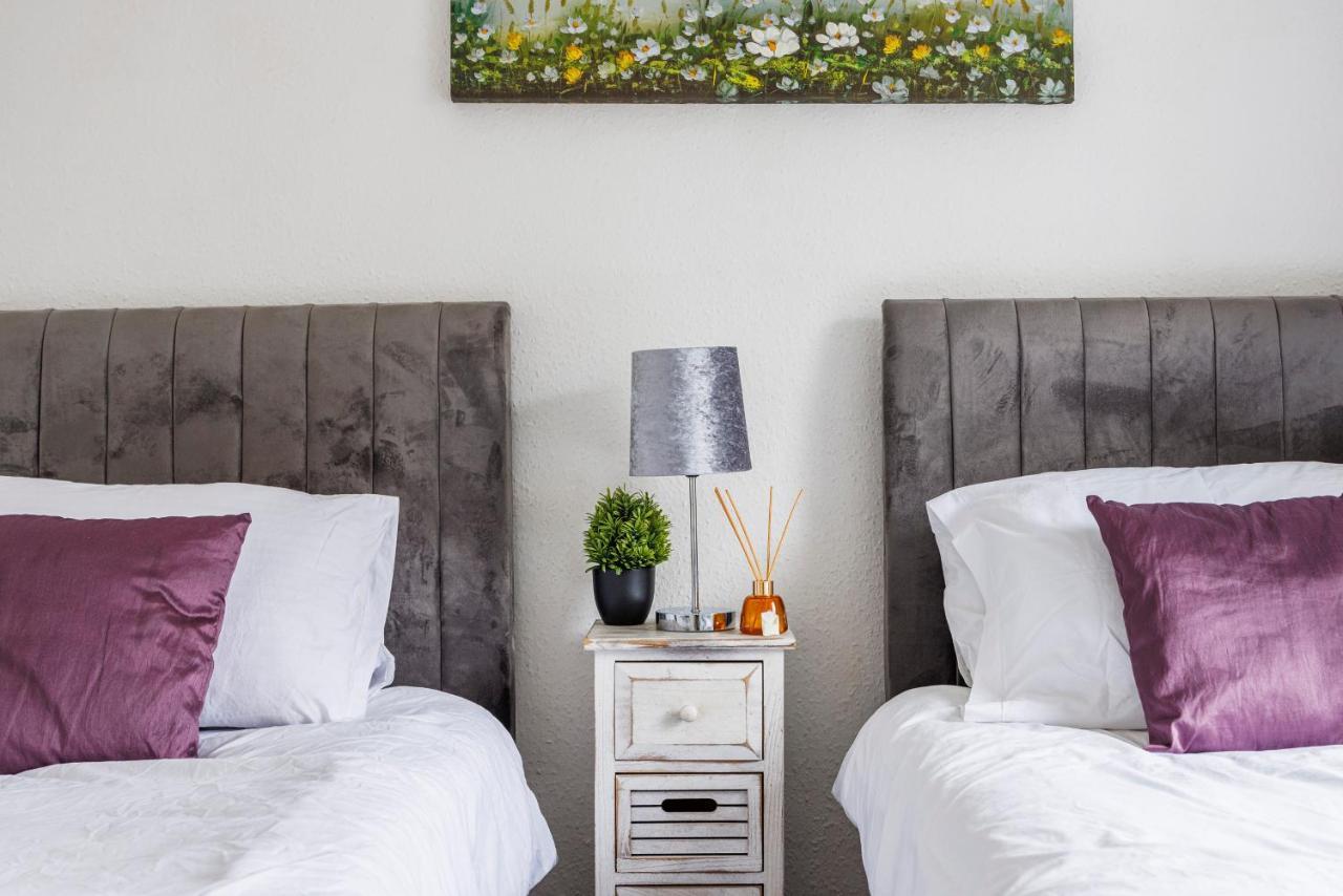 Charming & Sunny 2Br - City Centre Nr The Beach & High St By Everhome Ltd Сътън он Сий Екстериор снимка