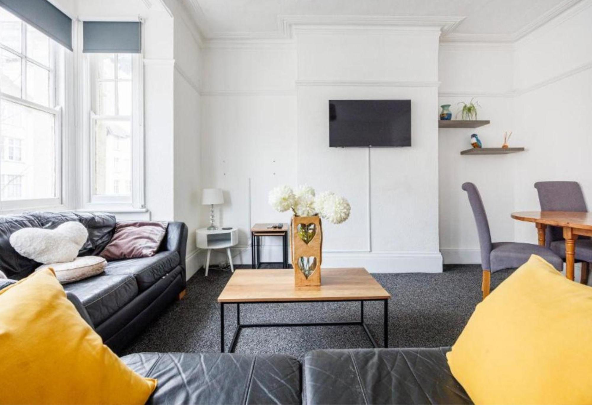 Charming & Sunny 2Br - City Centre Nr The Beach & High St By Everhome Ltd Сътън он Сий Екстериор снимка